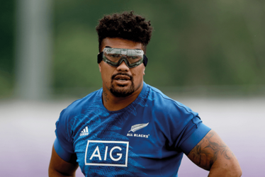 Ardie Savea, the New Zealand Rugby player wearing the World Rugby goggles