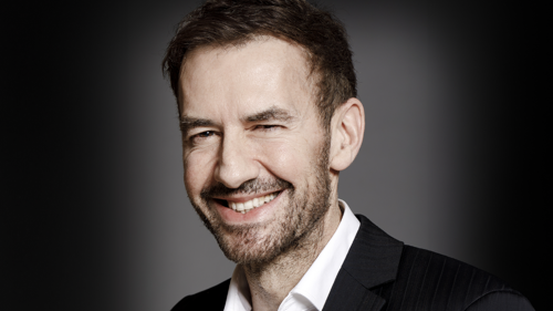 0425-303-Damien-Gatinel-Main2-InArticle.png